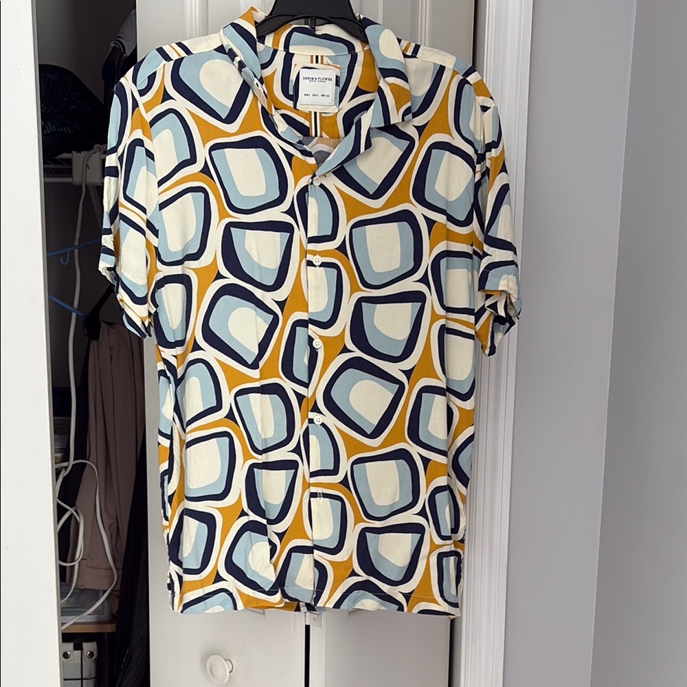 Zara Blue and Yellow Casual Button Down Shirt with Geometric Pattern